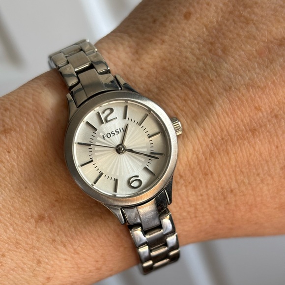 Fossil Watch - Picture 1 of 5